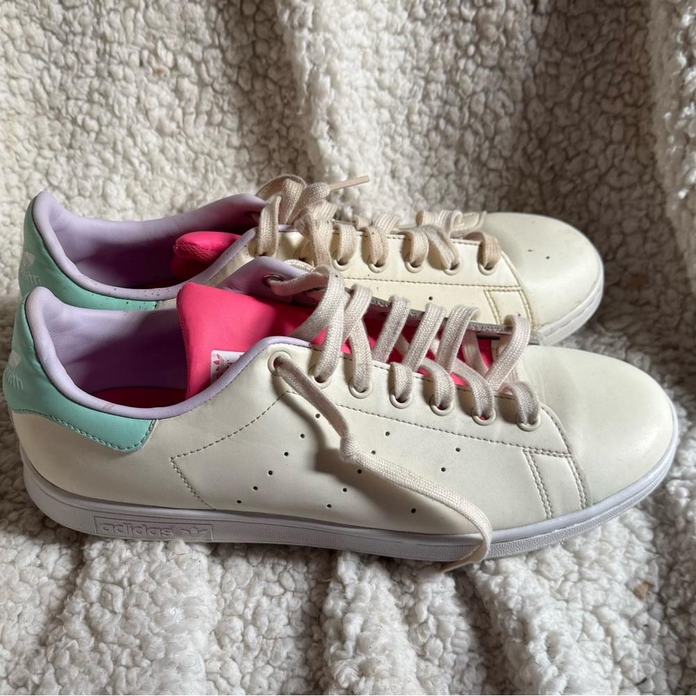 Adidas women’s Stan Smith Low Sneakers